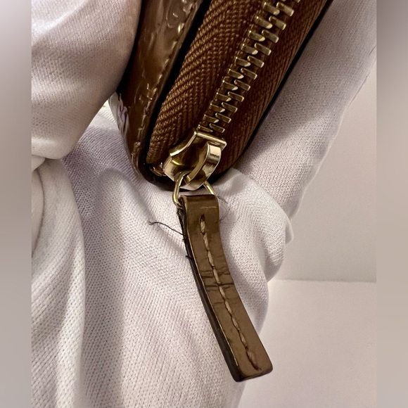 Gucci, Microguccissima Pattern Patent Leather Continental Wallet, Authentic - Picture 4 of 15